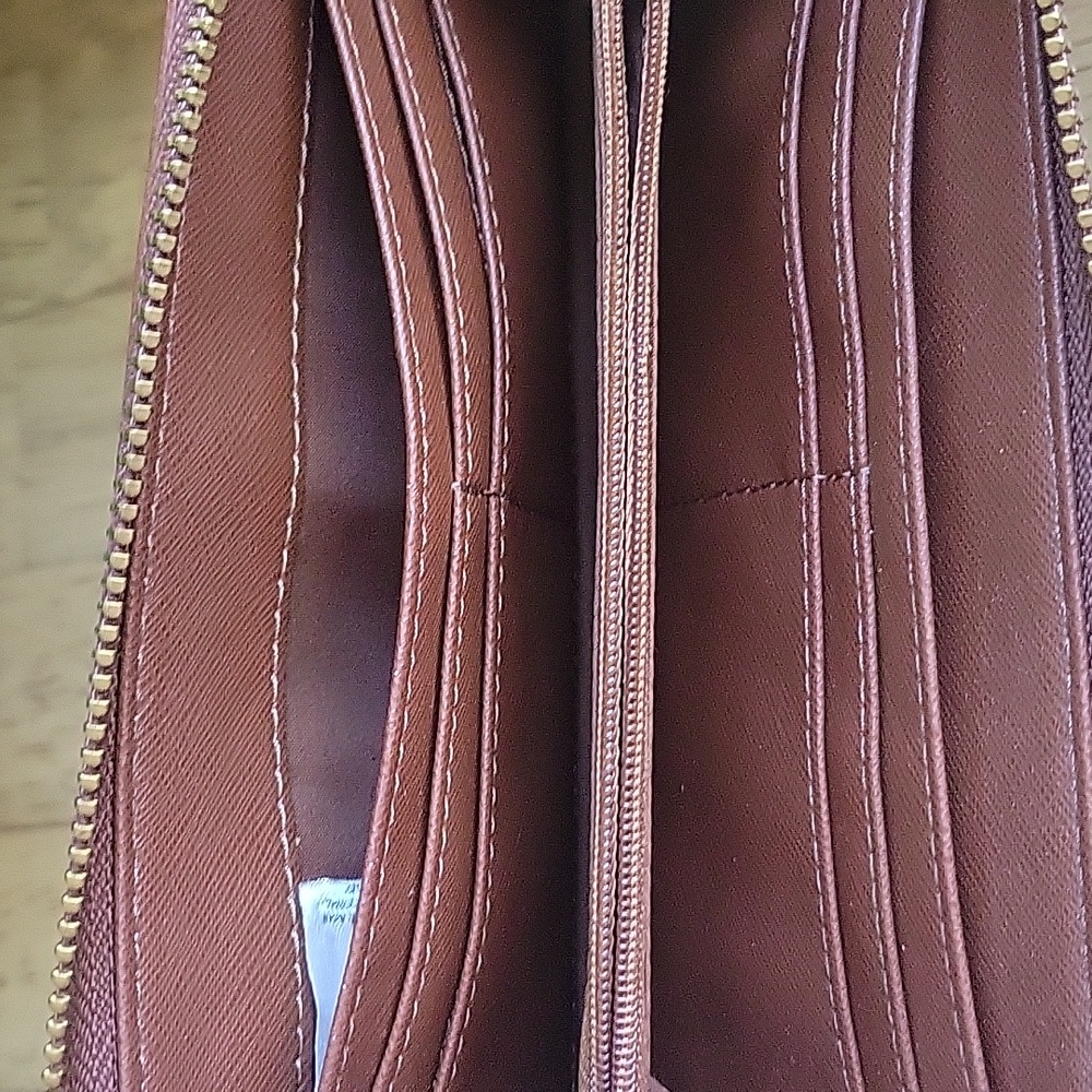 Fossil and Kate Spade Wallet Bundle - Picture 7 of 16
